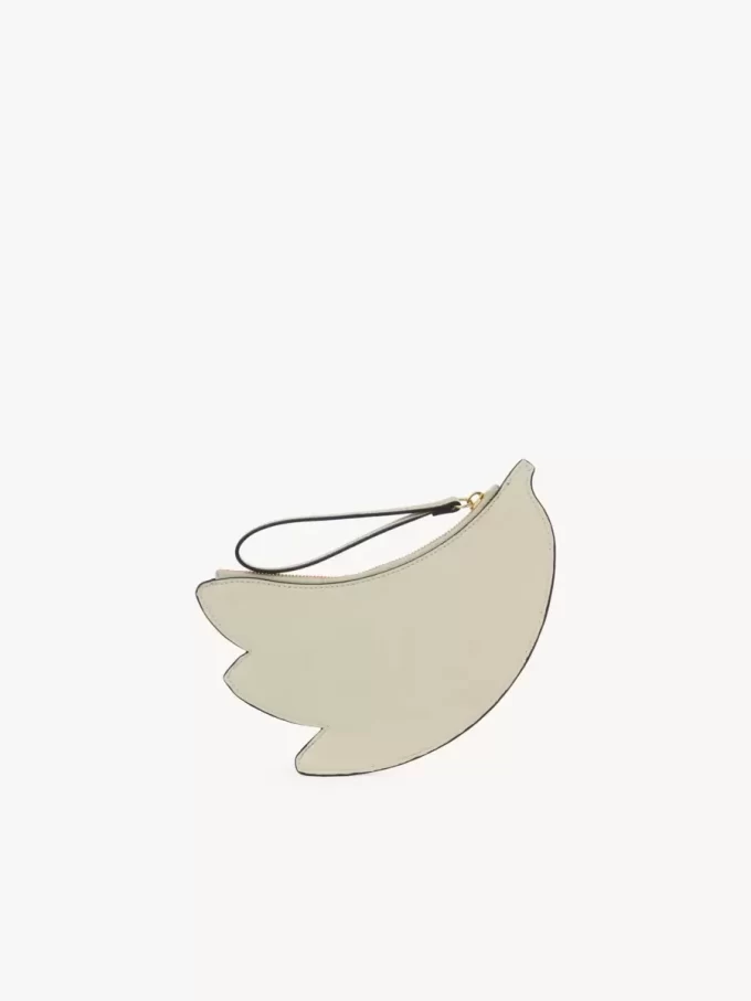 Banana flat pouch in grained leather