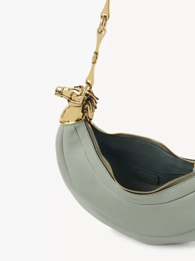 Chain Horse shoulder bag in grained leather