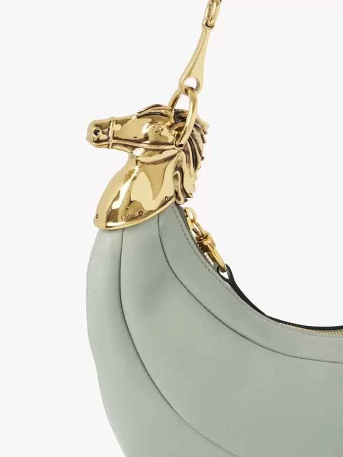 Chain Horse shoulder bag in grained leather