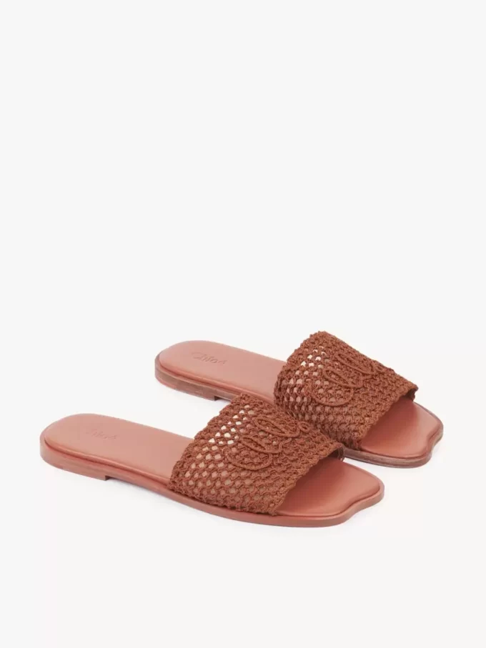 Chloé Soleil slide