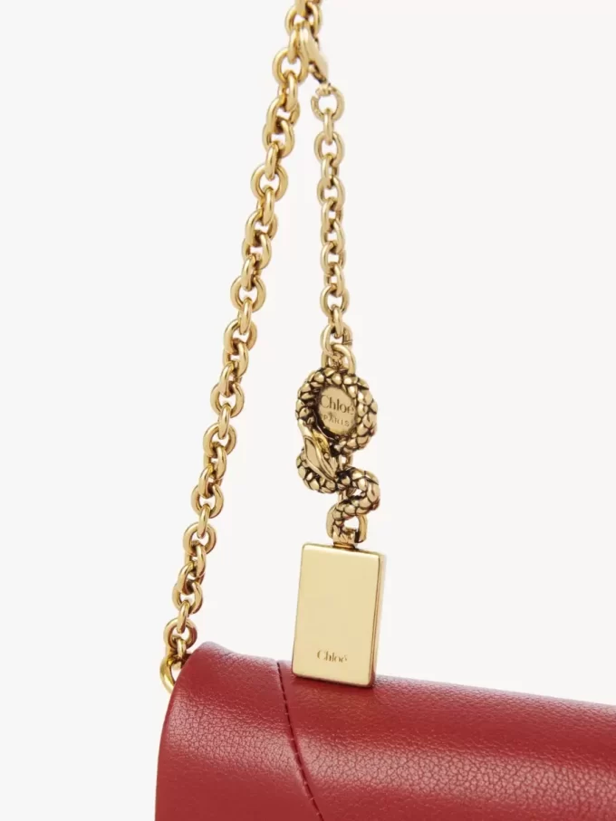 Chloé Spin flap wallet on chain in grained leather