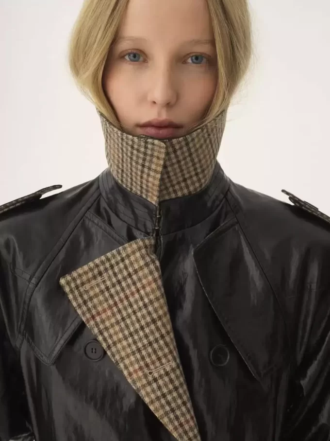 Double-breasted short riding coat in coated linen