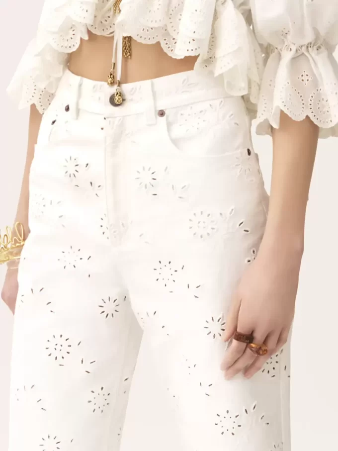 Embroidered cropped jeans in denim