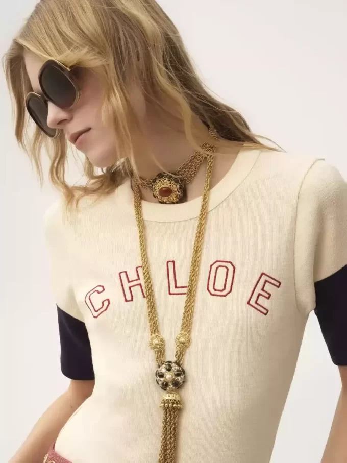 Fitted logo T-shirt in flamé cotton wool