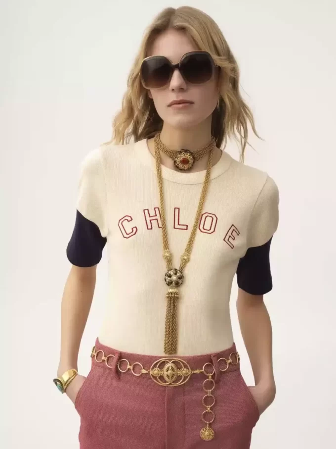 Fitted logo T-shirt in flamé cotton wool