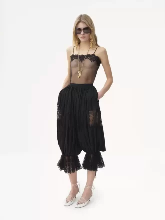 Fitted tank top in embroidered lace