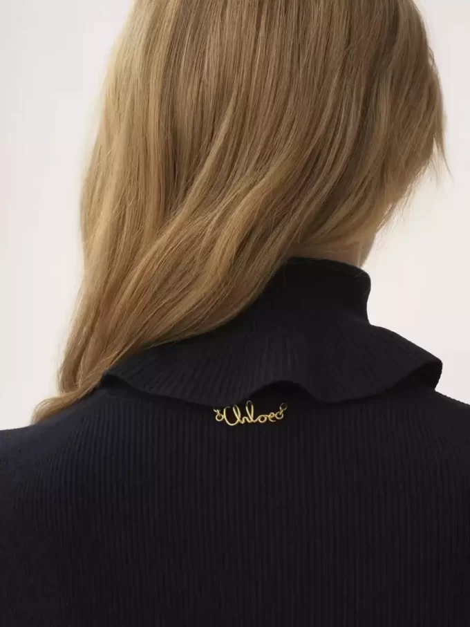 Fitted turtleneck sweater in a cotton & wool knit