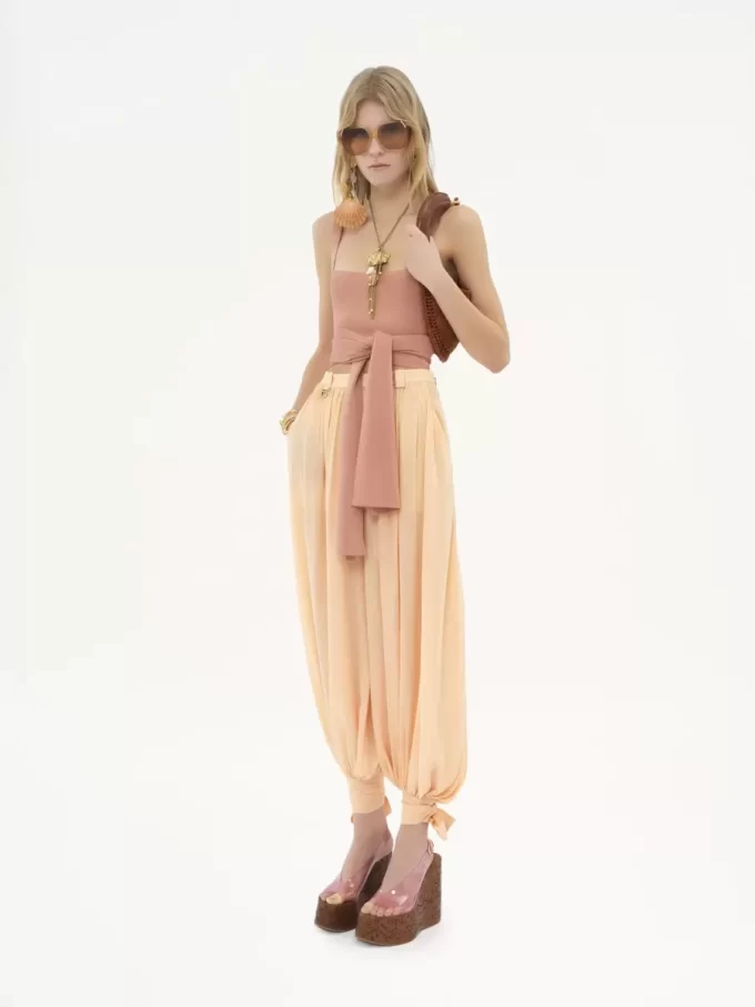 Fluid pleated pants in silk charmeuse