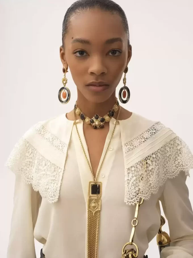 Gathered blouse in crêpe de chine & lace Gathered blouse in crêpe de chine & lace