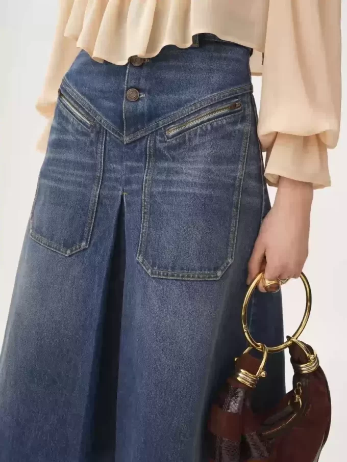 Knee-length skirt in denim