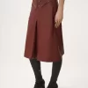 Knee-length skirt in leather
