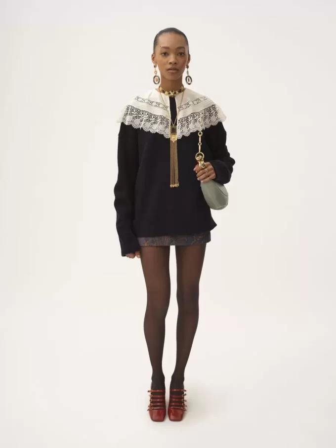 Logo sweater in a wool & cashmere knit