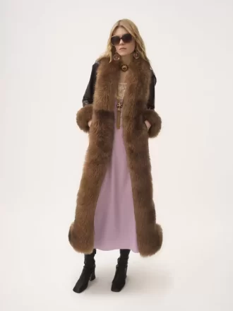 Long column coat in leather