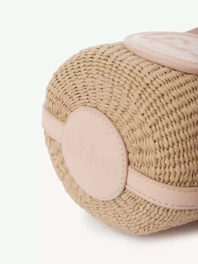 Mini Horse Medal basket in natural fibers