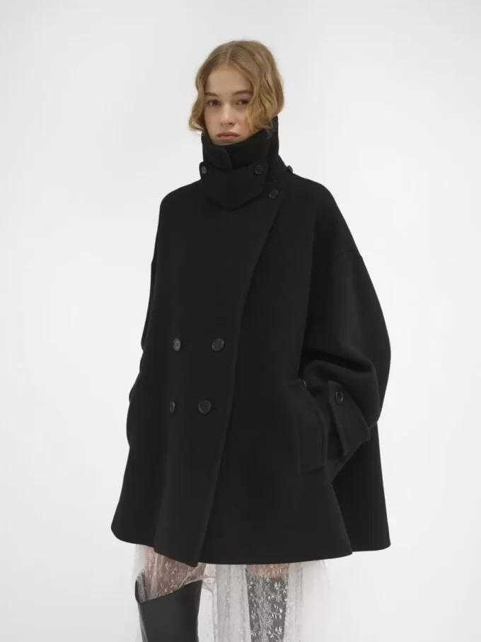 Oversized coat in wool