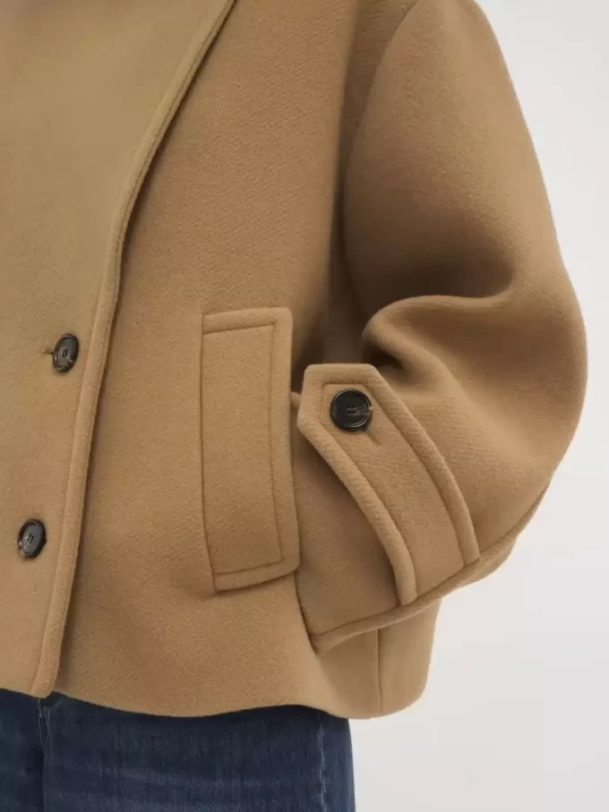 Oversized short coat in wool