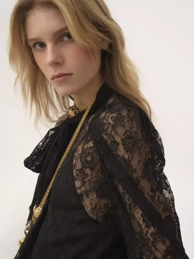 Puff-sleeve lavallière top in floral lace jacquard Puff-sleeve lavallière top in floral lace jacquard