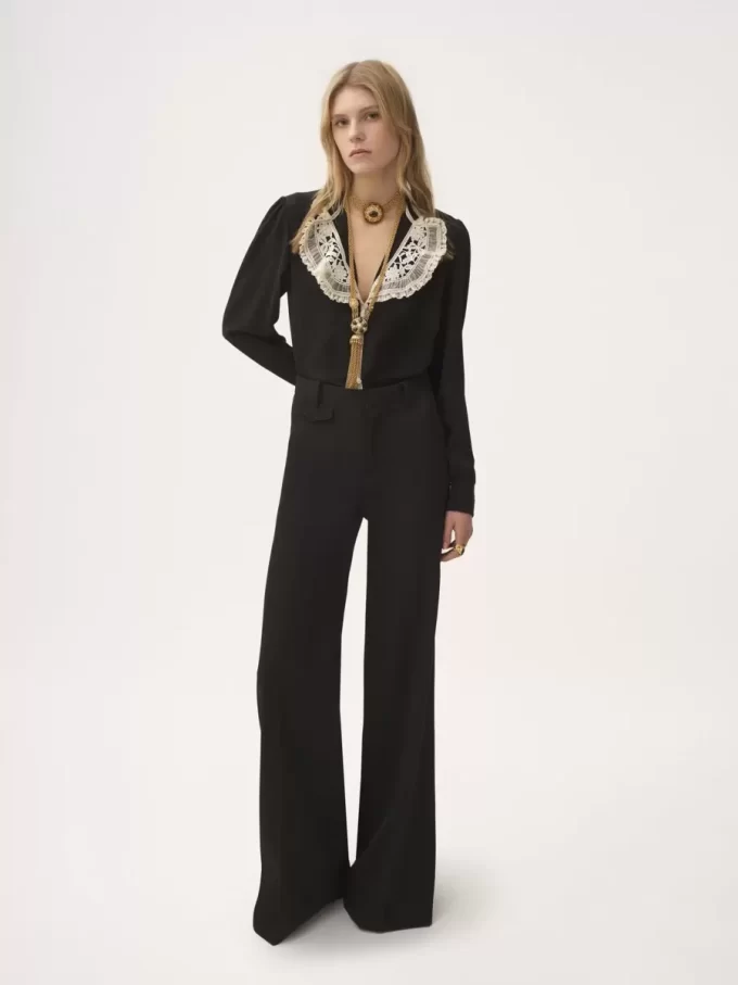 Ruffled blouse in crêpe de chine & lace