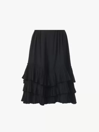 Ruffled tiered shorts in crêpe de chine