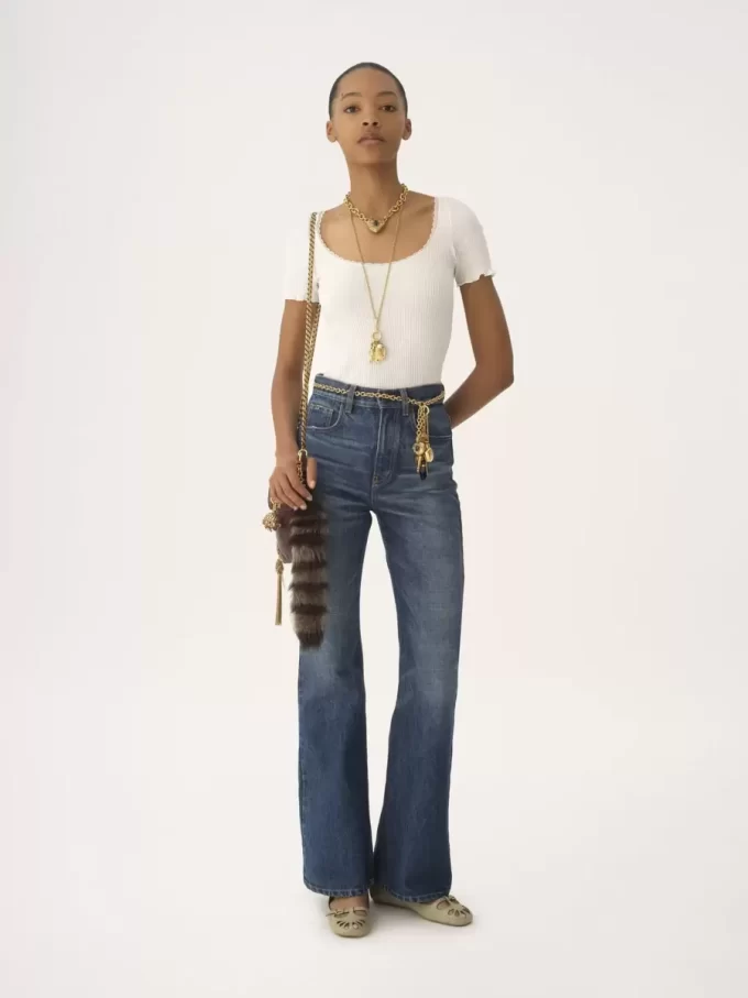 Scoop-neck fitted T-shirt in cotton