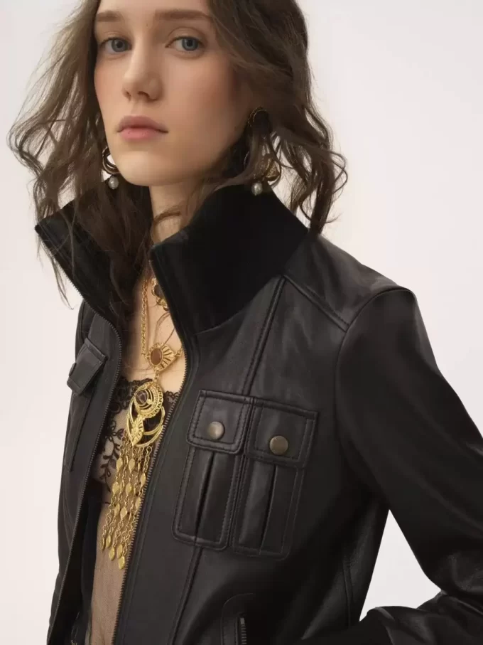 Short blouson in leather