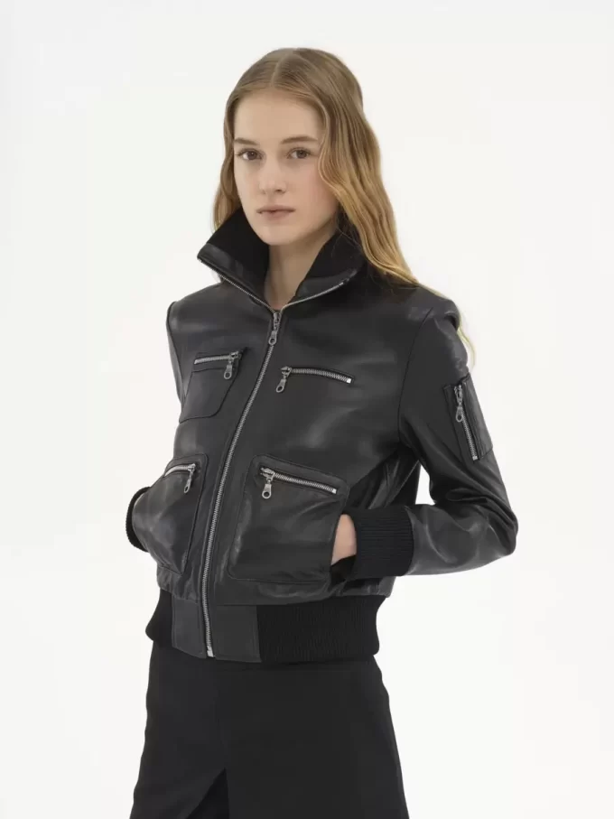 Short blouson in leather