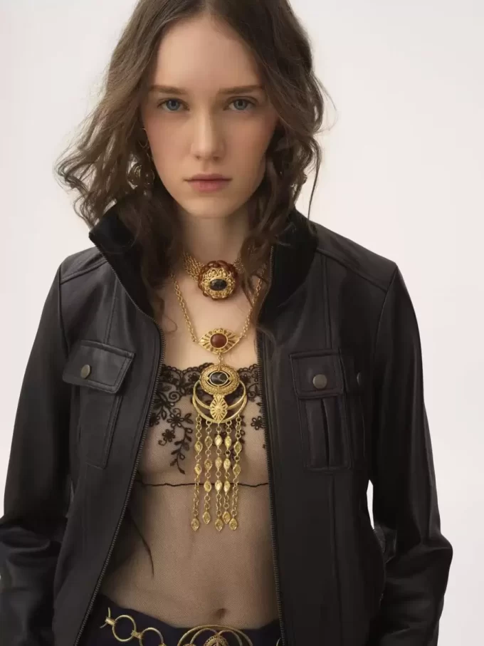 Short blouson in leather