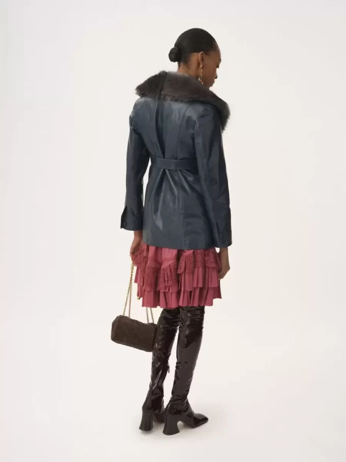 Short coat in leather