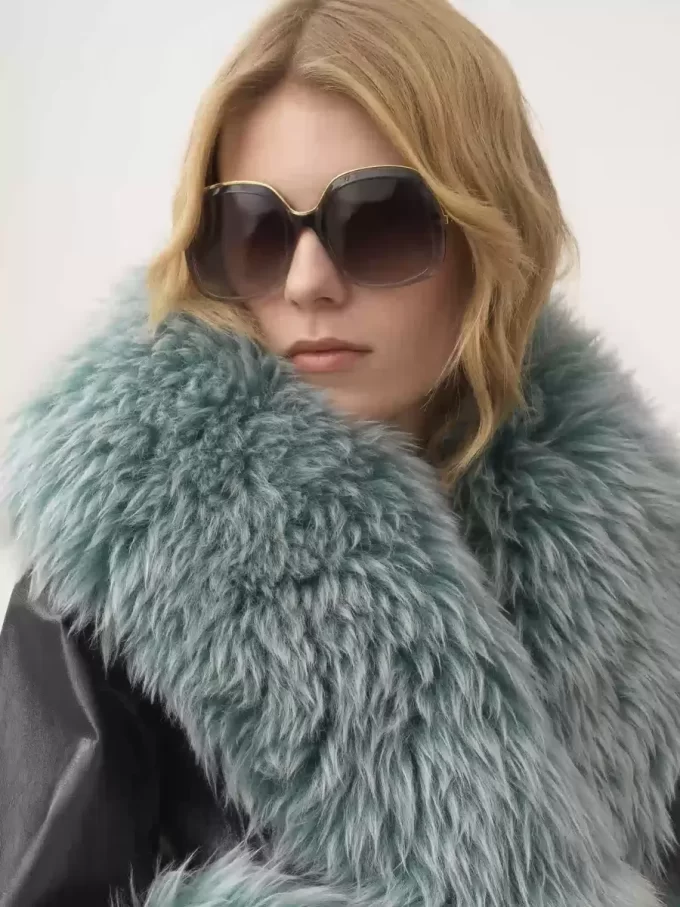 Short coat in leather Short coat in leather