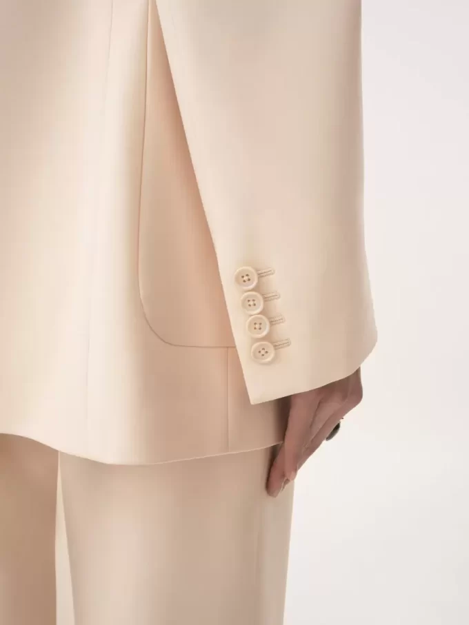 Single-breasted tailored jacket in wool gabardine