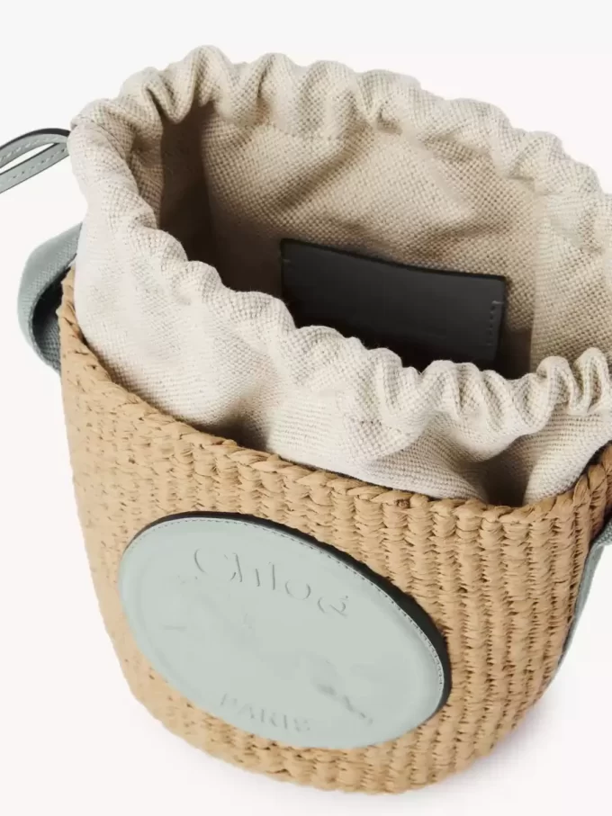 Small Horse Medal basket in natural fibers