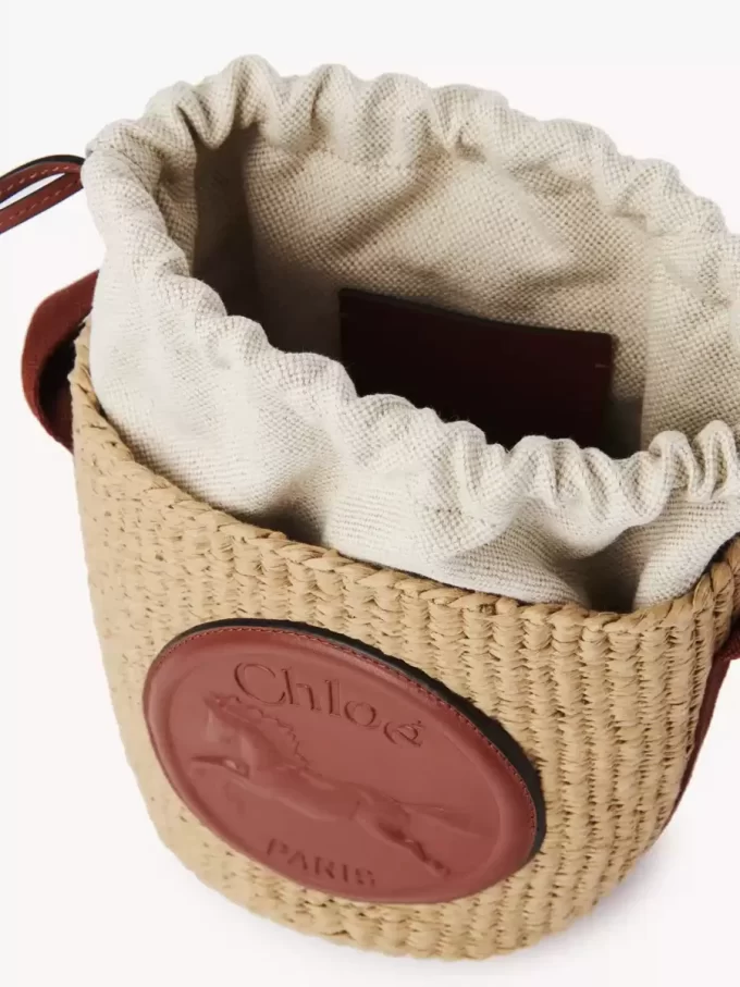 Small Horse Medal Basket in natural fibers