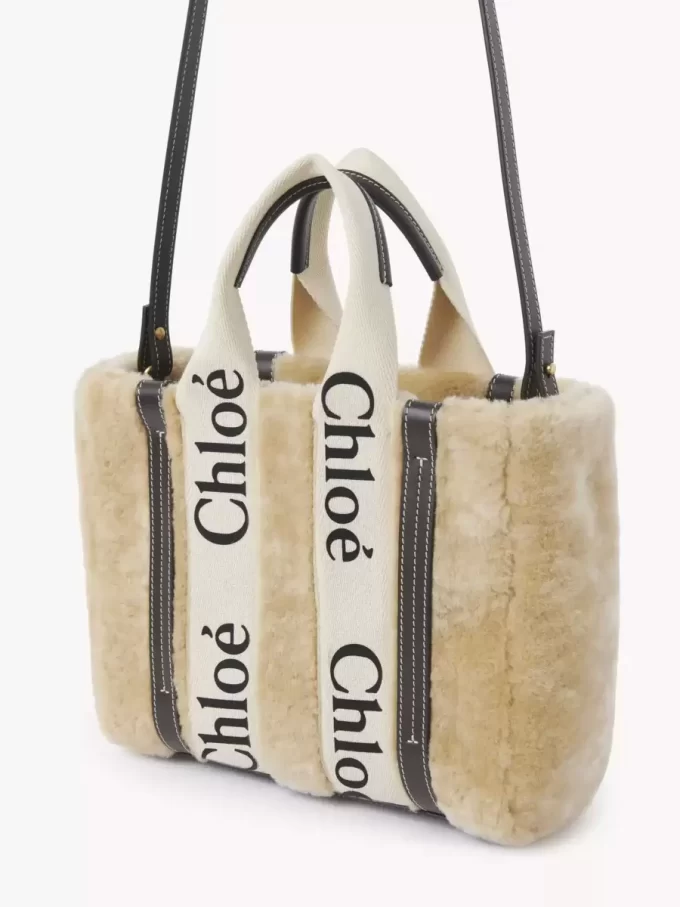 Small Woody tote bag in shearling