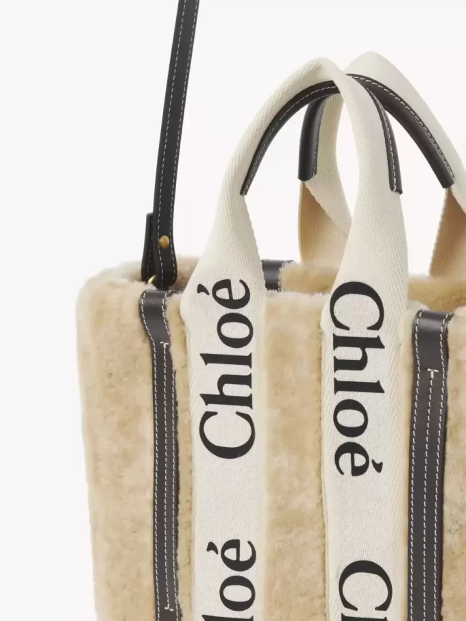 Small Woody tote bag in shearling