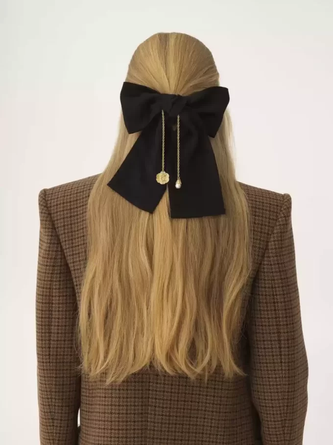 The Chloé Candid hair clip