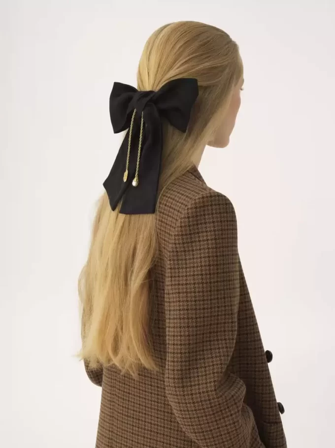 The Chloé Candid hair clip