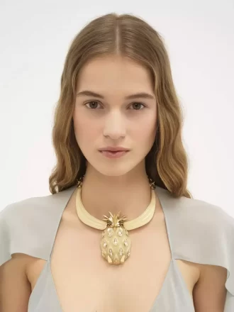 The Chloé Pineapple necklace