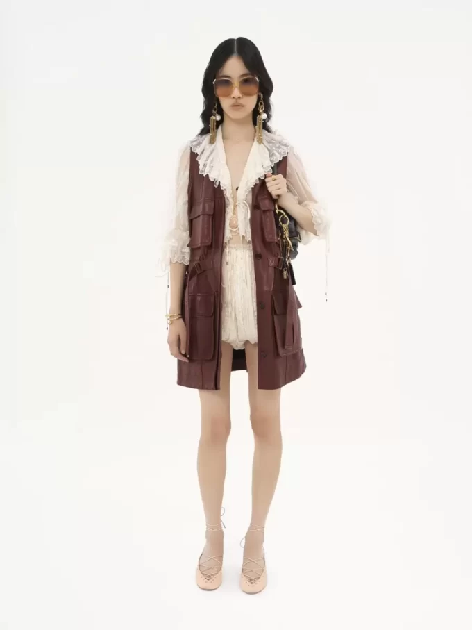 Utilitarian vest in leather