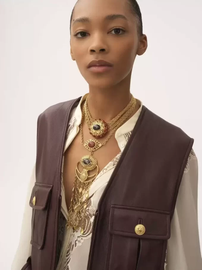 Utilitarian vest in leather